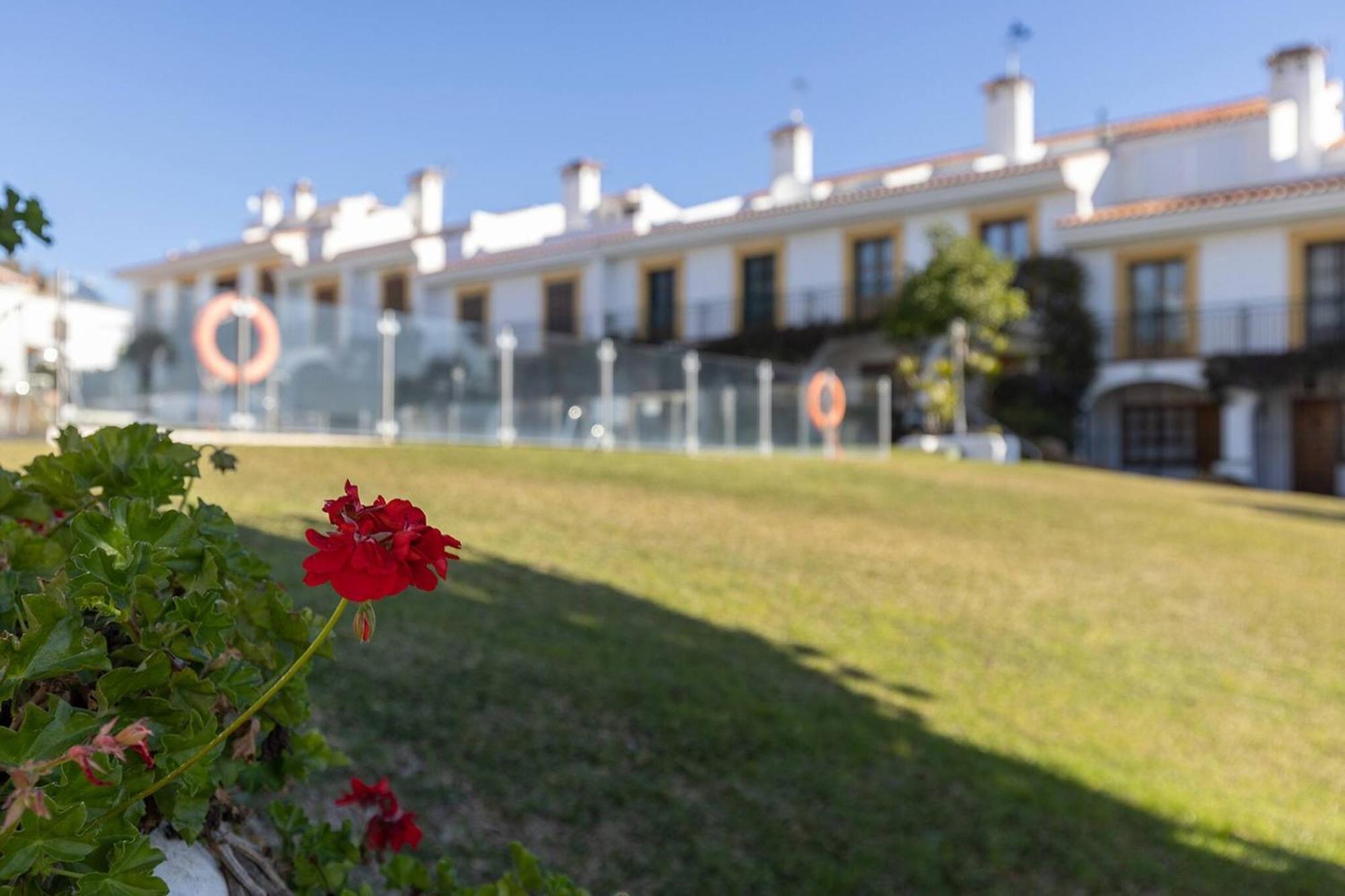 042 Classic 2 Bed Andalusian Townhouse 500M From Beach Михас Экстерьер фото