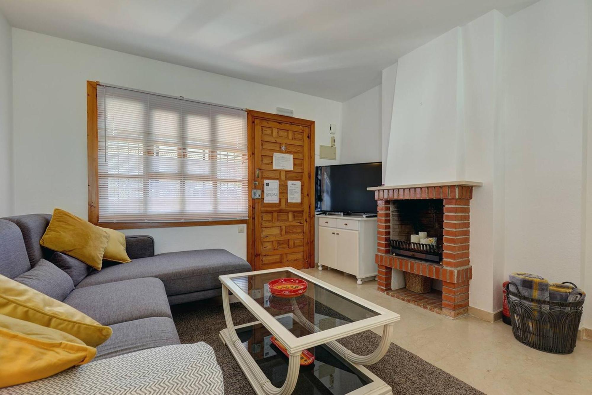 042 Classic 2 Bed Andalusian Townhouse 500M From Beach Михас Экстерьер фото