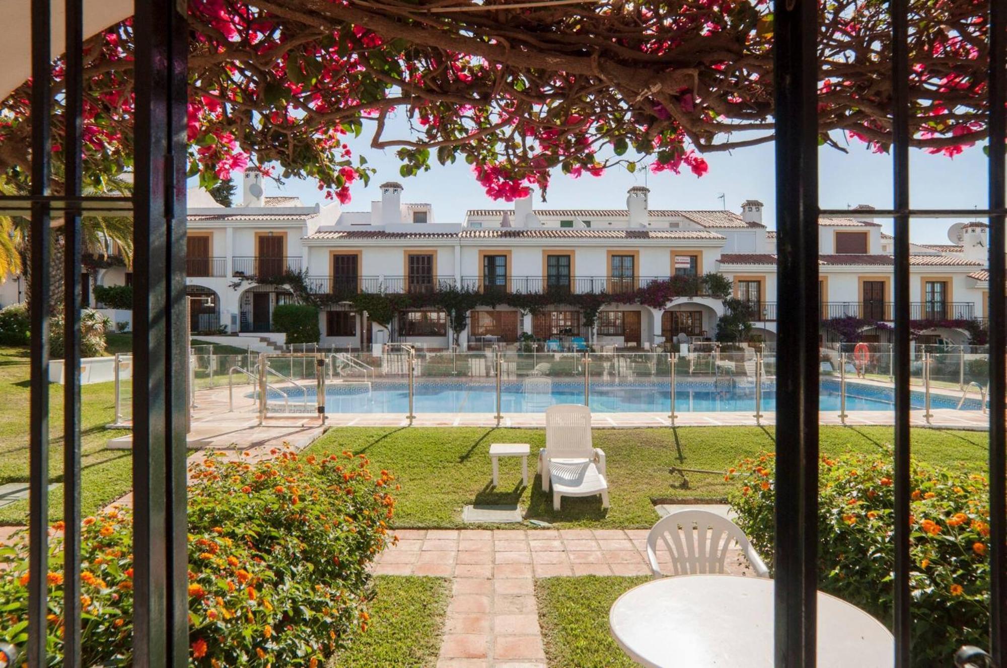 042 Classic 2 Bed Andalusian Townhouse 500M From Beach Михас Экстерьер фото